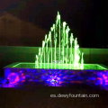 Proyecto de EE. UU. Fuente de agua de pavo real colorida